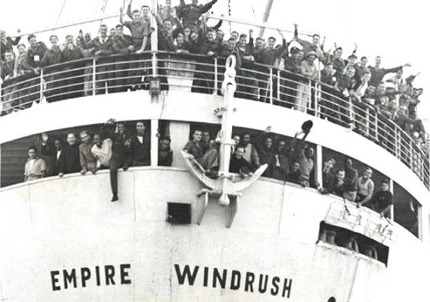 Llun o'r llong 'Empire Windrush'