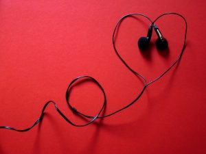 Earphones in shape of heart for help friend article